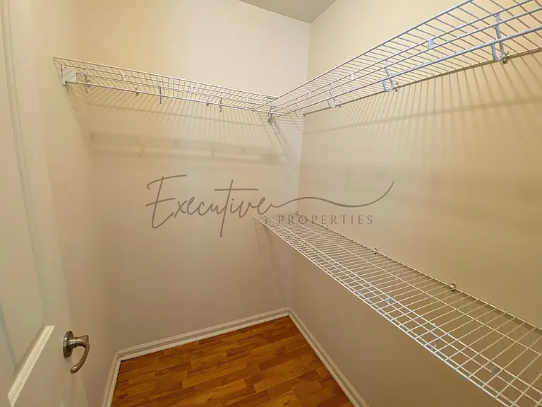311 E Hale St — Photo 16