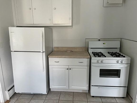 3rd image of 27 Church St