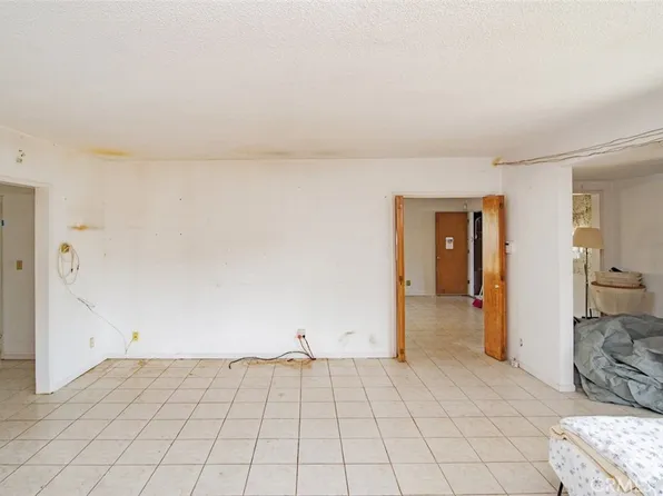 4427 W 166th St, Lawndale, CA 90260