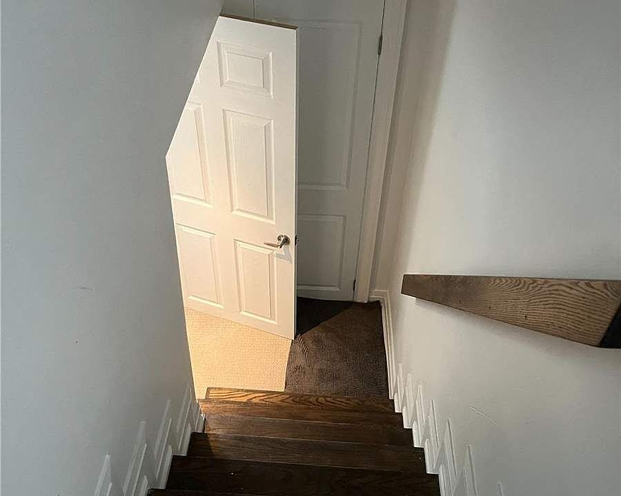 1st image of 492 Sherin Dr