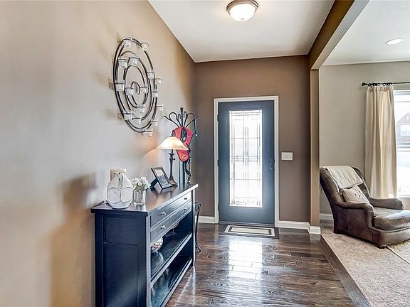 4th image of 1564 Stonebury Ct