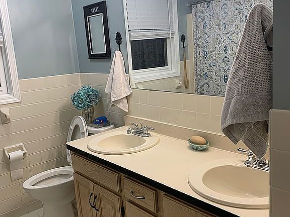 4th image of 48 Chardonnay Dr