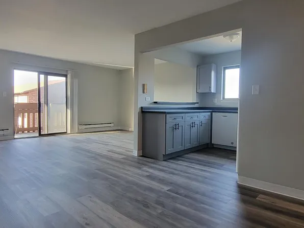 29W531 Country Ridge Dr APT E, Warrenville, IL 60555