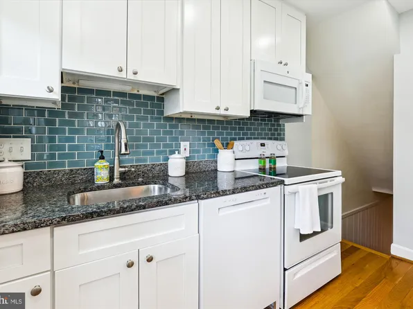 2933 S Columbus St, Arlington, VA 22206