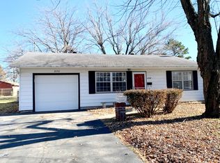 2056 S Sagamont Ave, Springfield, MO 65807