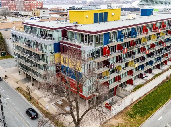 1065 Barrington St #504, Halifax, NS B3H 0B7
