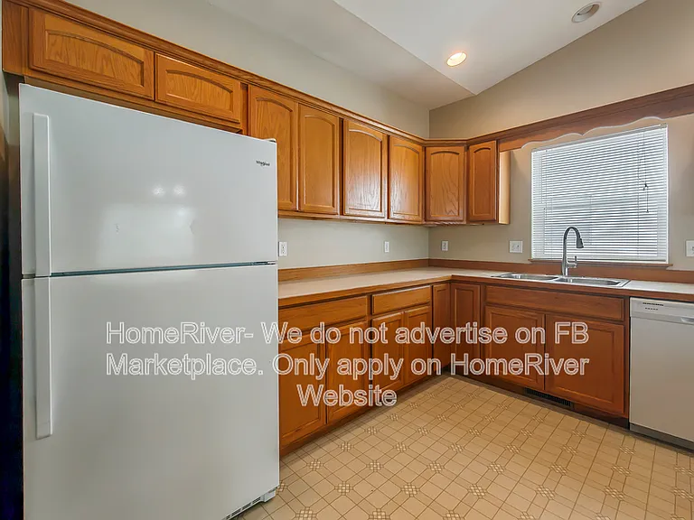 819 S Russell St — Photo 7