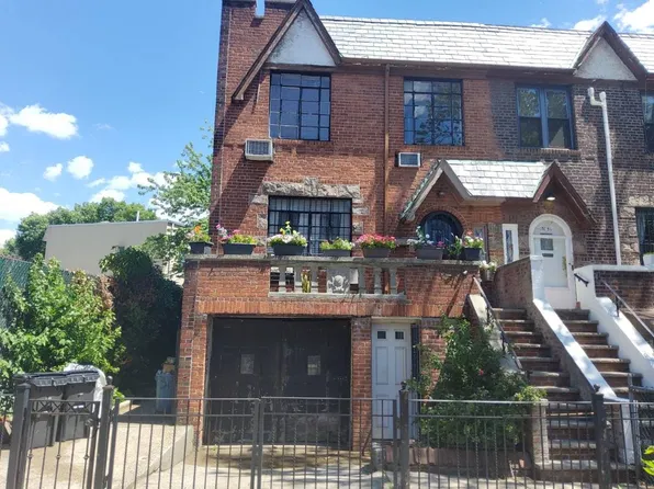 31-49 45th St, Astoria, NY 11103