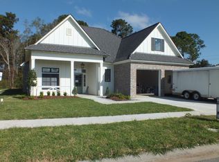 200 Amber Pond Ln, Lafayette, LA 70508