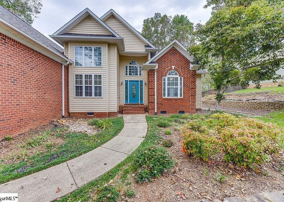 1st image of 526 Scenic Oak Dr