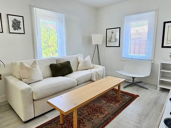 5th image of 712 SW 9th St #1-3