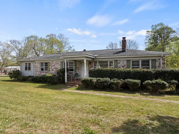 2 Dell Cir, Travelers Rest, SC 29690