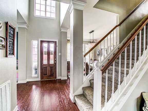 3rd image of 2205 Creekridge Dr