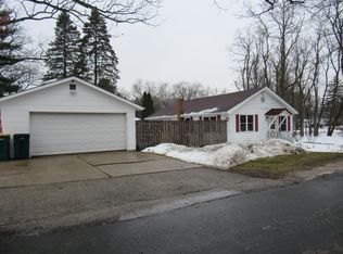 N1239 Sandalwood Dr, Genoa City, WI 53128