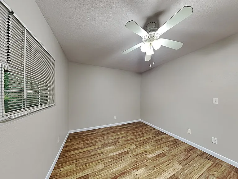 1431 Seminola Blvd #1 — Photo 9