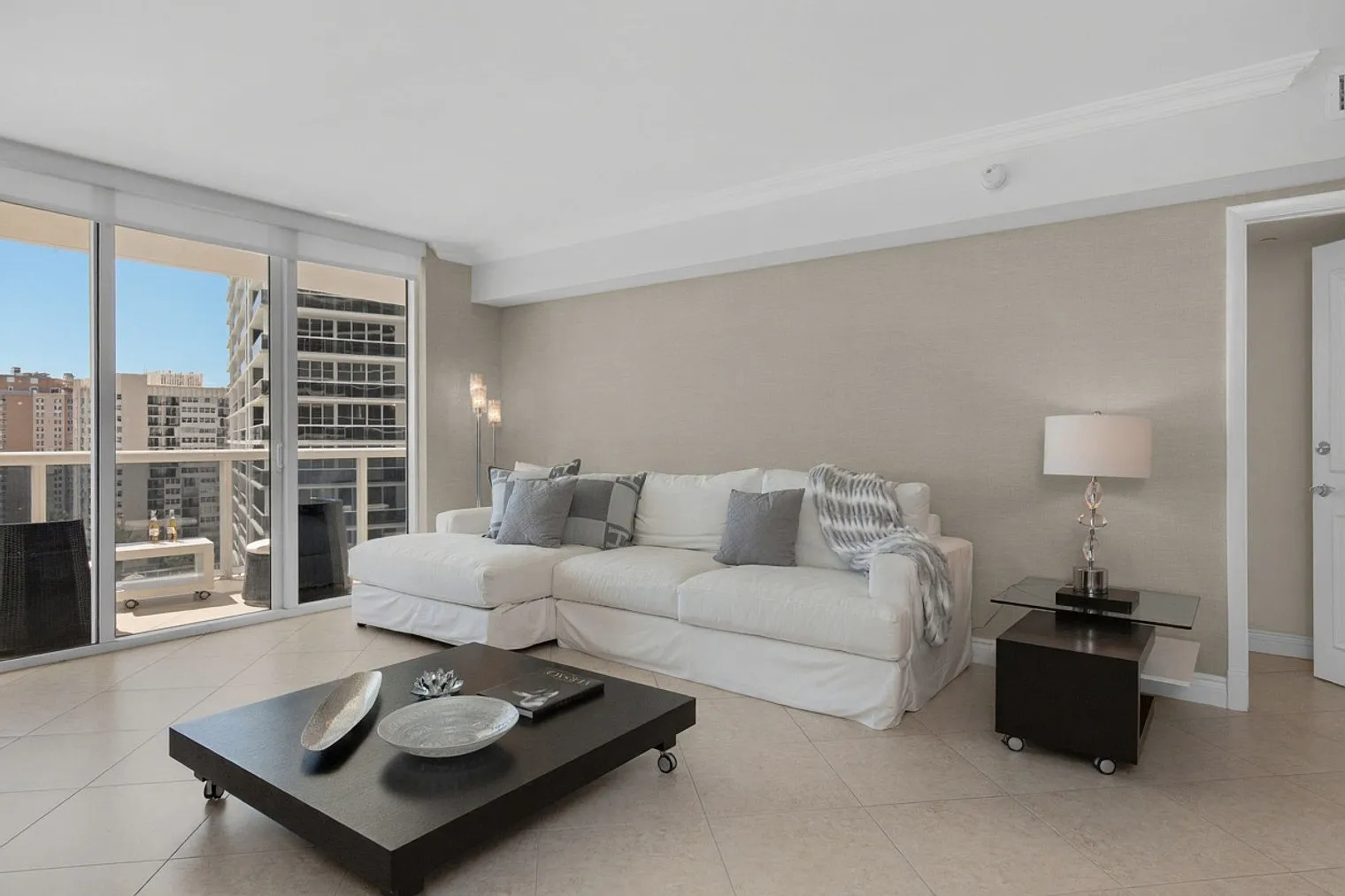 3 bed, 3.0 bath, 1991 sqft, $5,823 — Photo 1