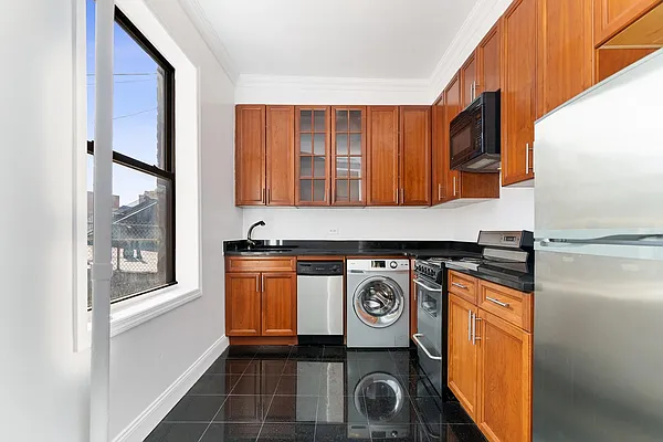 Rented by REAL New York | media 25