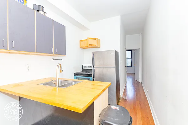 Rented by MySpaceNYC | media 28