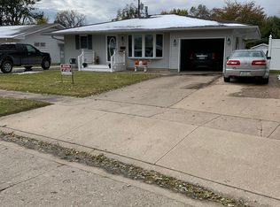 3 Sunset Ln, Fort Madison, IA 52627