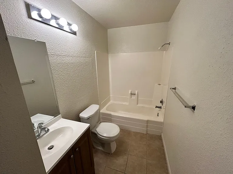 5111-5339 Basilica Dr — Photo 5