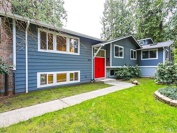 3rd image of 2921 Iroquois Dr