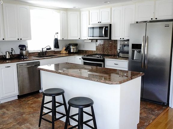 4th image of 4407 NE 152nd Ave
