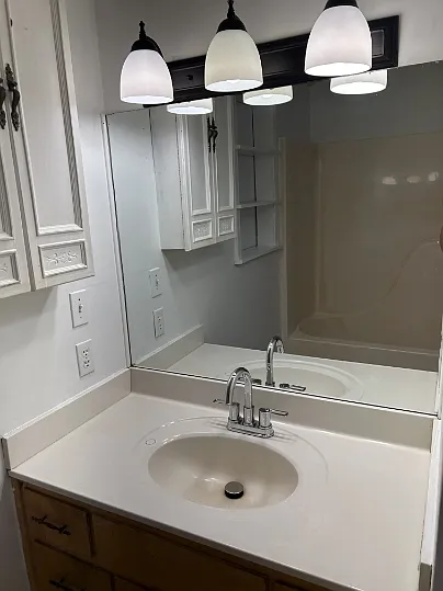 202 Morningside Dr — Photo 2