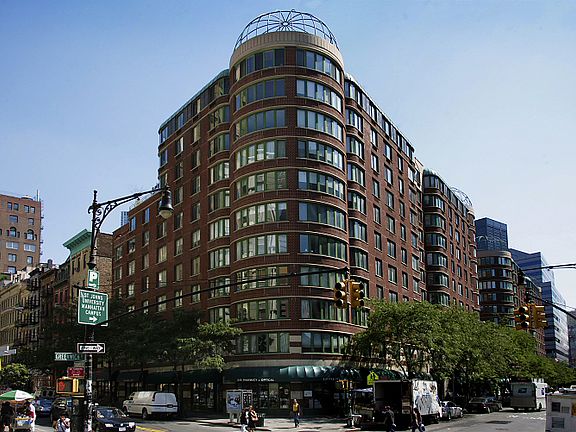 3rd image of 295 Greenwich St #3FN