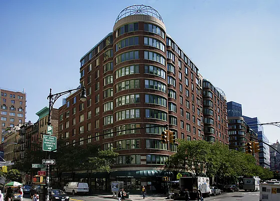 Rented by Tabak Real Estate | media 52