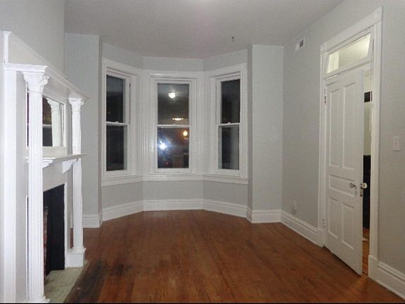 4th image of 2710 E Broad St