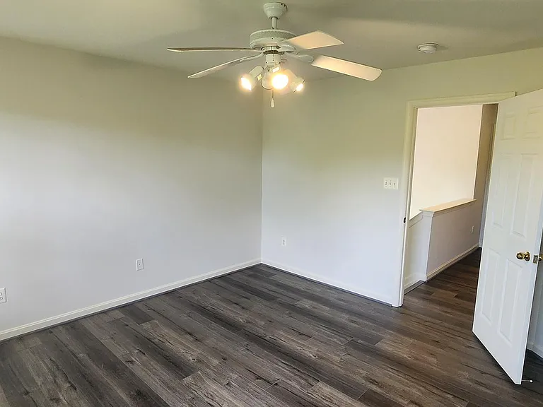 45512 Lakemont Sq — Photo 12