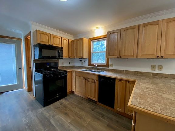 5th image of 4128 Essex Ave