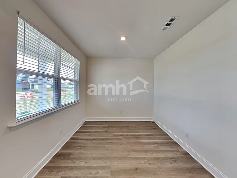 5319 Trust Dr — Photo 9
