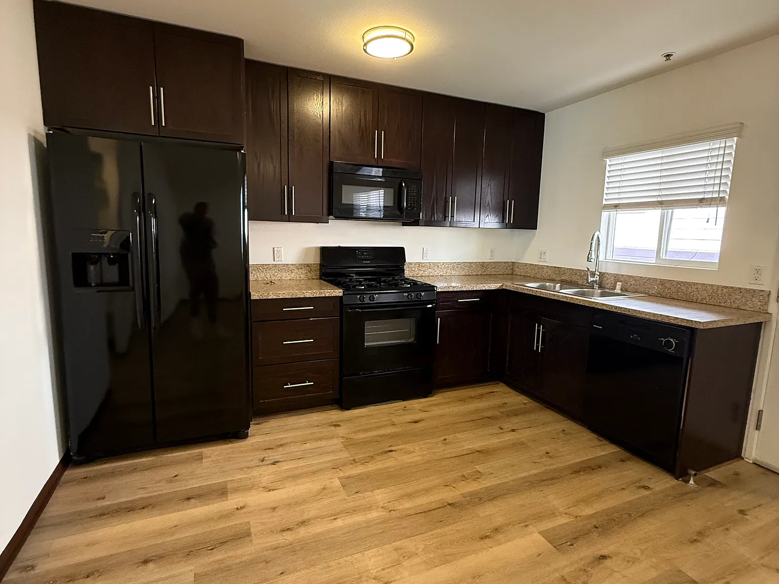 2 bed, 800 sqft, $2,295 — Photo 4