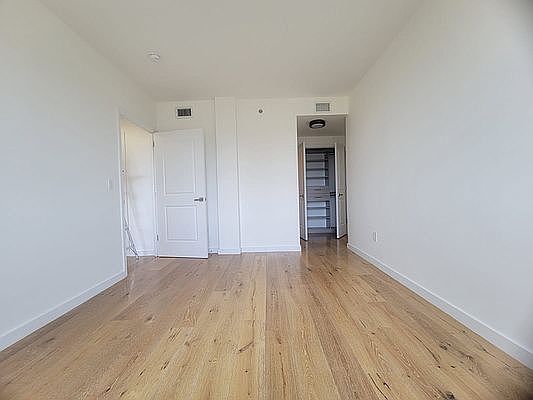5th image of 2652 E 21st St #6