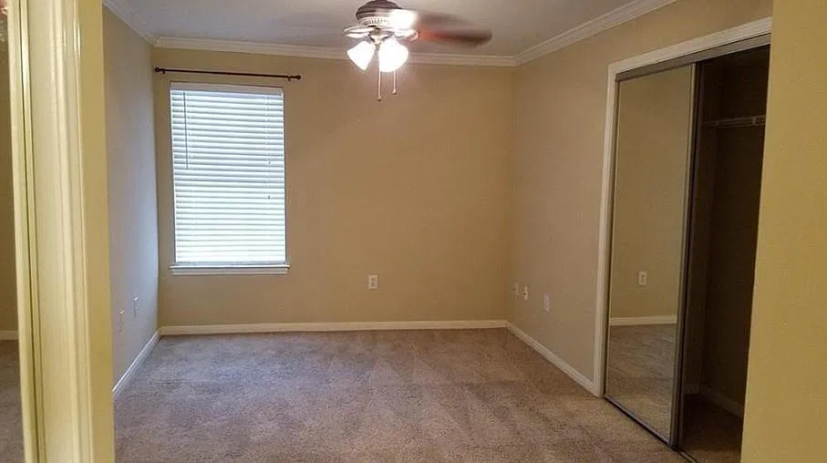 3 bed, 2.0 bath, 1122 sqft, $2,850 — Photo 4