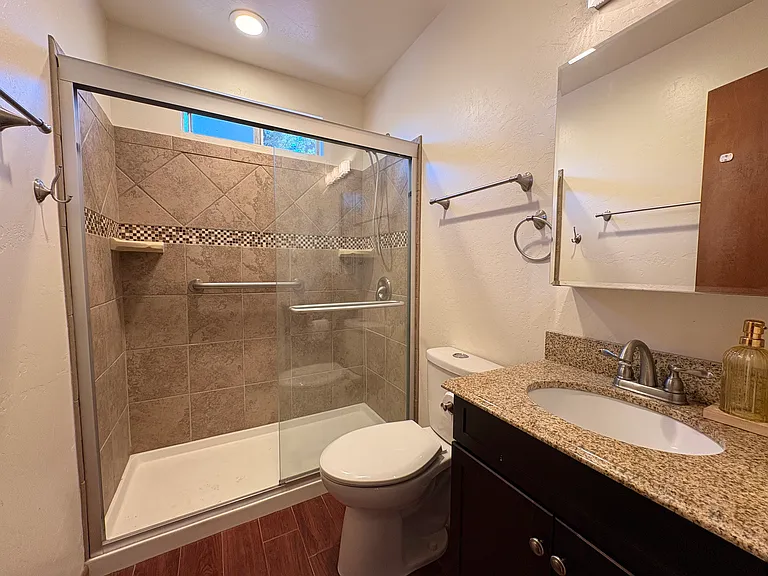 344 Downey Dr — Photo 22