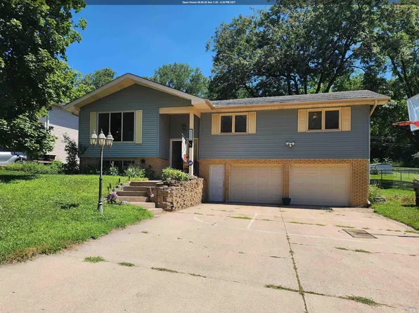 3232 Viking Dr, Sioux City, IA 51104