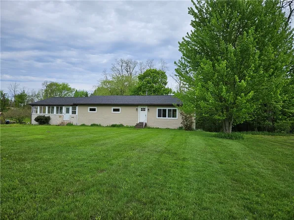 9025 Old Wattsburg Rd, Erie, PA 16510