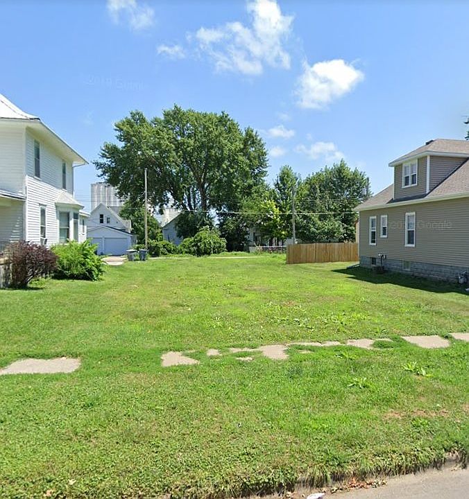 2nd image of 211 S 9th St