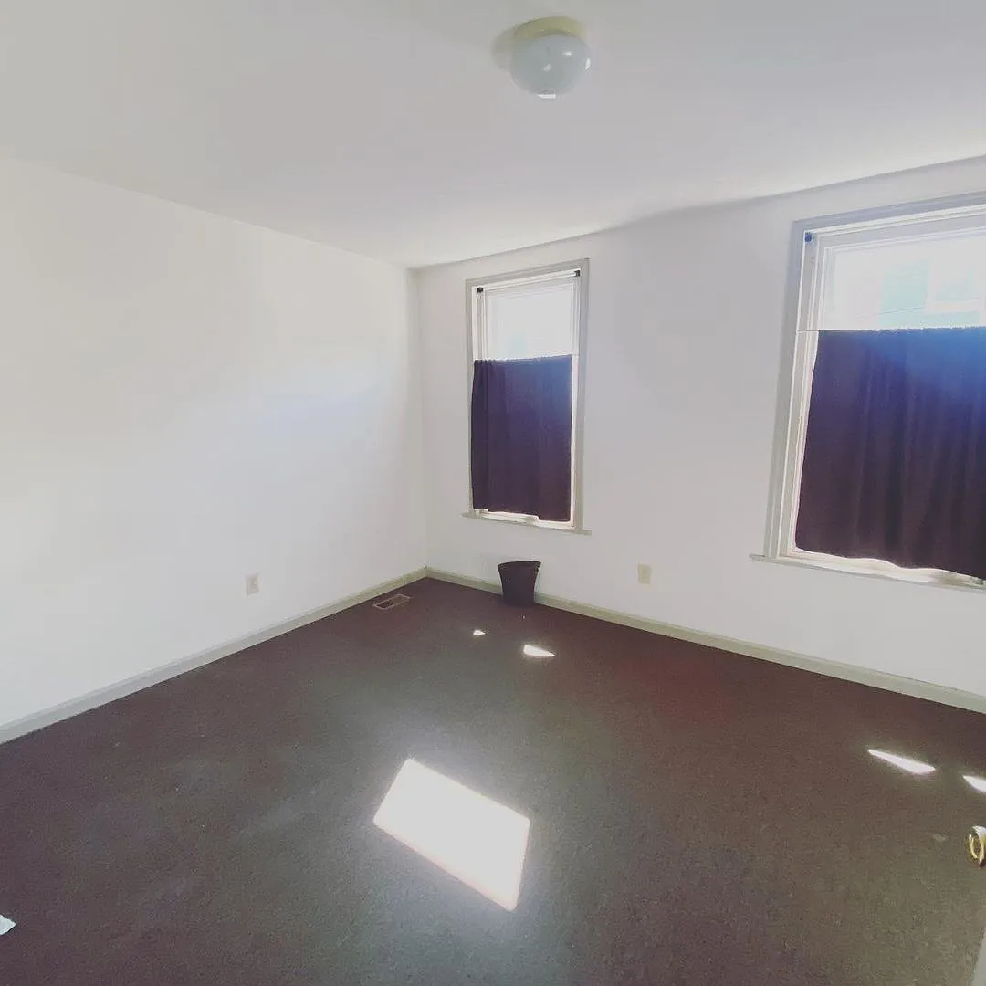 4 Bedroom House steps from Temple University — Photo 4
