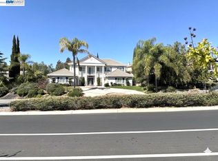 47 E Country Club Dr, Brentwood, CA