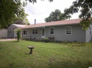 3209 Sycamore Rd, Hutchinson, KS 67502