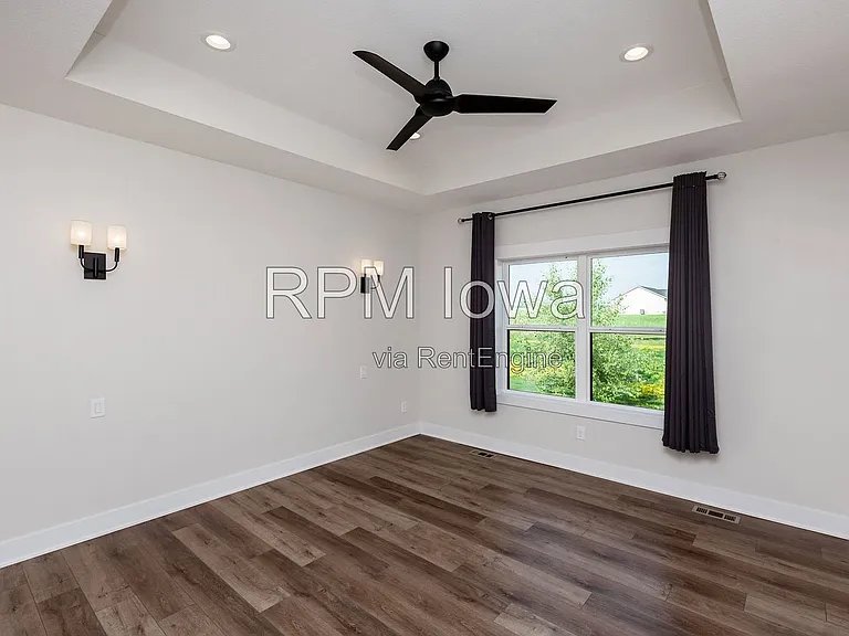 5901 NE Sherman Dr — Photo 11