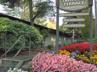 6855 SW Raleighwood Way APT 15, Portland, OR 97225