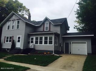308 4th St, Manistee, MI 49660
