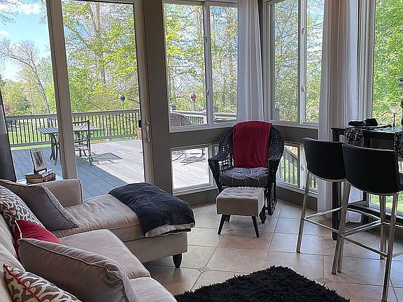 4th image of 121 Lennox Ct