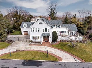 220 E Berkshire Ave, Linwood, NJ 08221