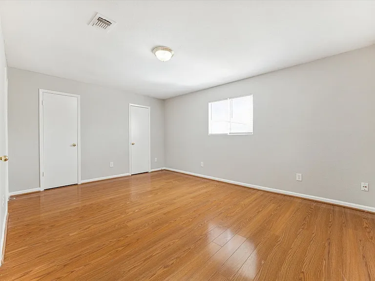 1916 Upland Dr — Photo 11