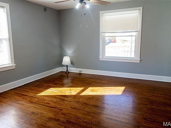 5th image of 2940 Kincaid Ave